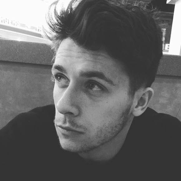 Meet your Posher, Nik - Picture 1 of 1